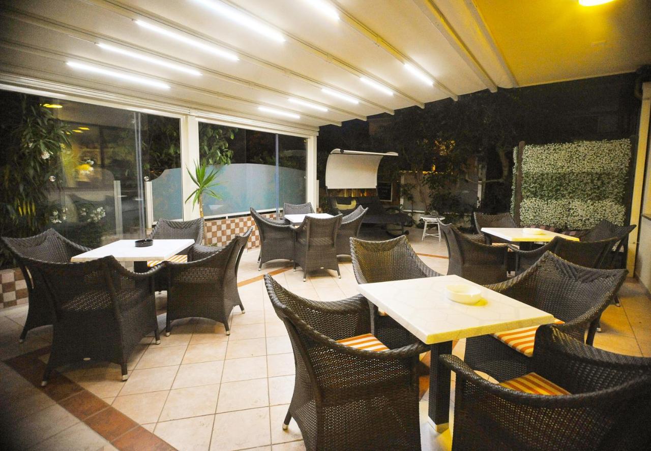 Hotel Tulipe Nazionale Riccione Luaran gambar